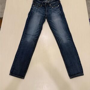 American Eagle Outfitters Women's Super Stretch Skinny Jeans in Dark Blue Wash